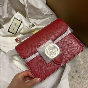 NEW GUCCI Interlocking GG Red Leather Shoulder / Crossbody Chain Bag